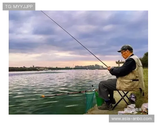 本西蒙斯签约南佛罗里达帆船队，钓鱼装备亮相