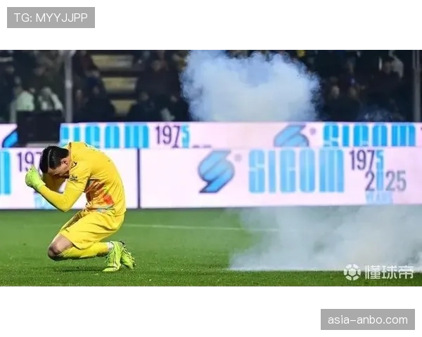 官方：由于球迷投掷杂物，尤文图斯被处以主场空场一场处罚